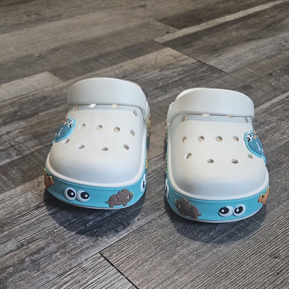 🩷Kids Dinosaurs Clogs Size 2❤️ - Picture 14 of 16